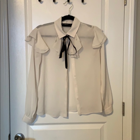 Zara Button Down Ruffled Blouse - Picture 1 of 2